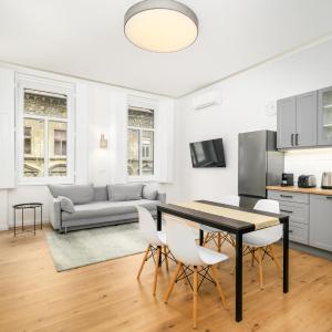 Modern Penthouse in a Century Old Building- 2 BR- AC