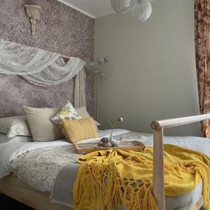Elegant & Central 1Br w Free Parking - Sleeps 4