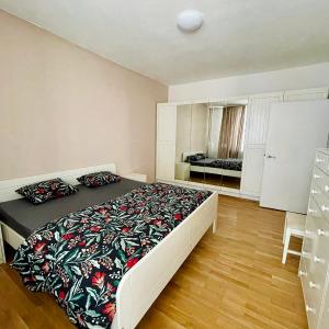 Bright & Spacious 2BD Flat with Balconies - Near Mall of Sofia by Flat Mаnager