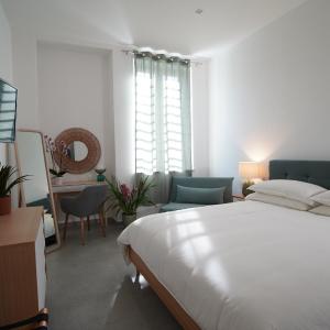 Cosmo 38 Luxury Apartments - Free Parking