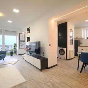 Monos Apartman