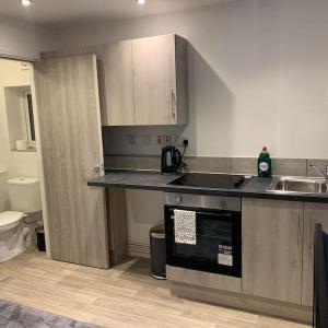 4. Immaculate 2 Bedroom Flat