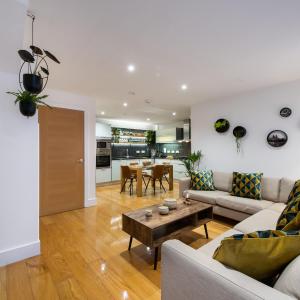 London Nino Apartments