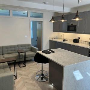 Jester Court - 2 bed apartment in the Centre of Windermere Village - FREE off-site Health Club access with Pool, Sauna, Steam Room & Gym