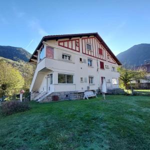 Beau jardin proche randonnée ski calme plain pied