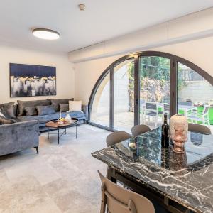Holysuite David's Village