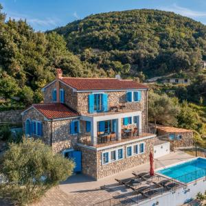 Holiday house in Supetarska Draga with sea view, terrace, air conditioning, WiFi 890-1