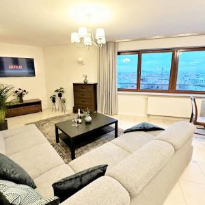 Exclusive PENTHOUSE near CityCenter 120m2 +NETFLIX