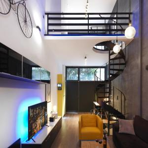 200 Mb fibre remote workers' Dreamhouse