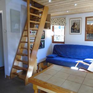 Charmant Appartement avec Mezzanine et Balcon - 4-5 Pers., Garage, Proche Lac et Navette - FR-1-198-121