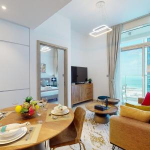 Stylish Apartment Balcony and Sea Views