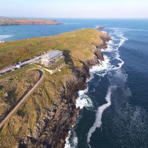 The Lewinnick Lodge