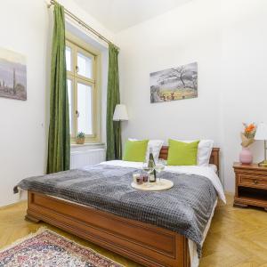 Spacious 3-room Apartment I Center I Palladium Mall