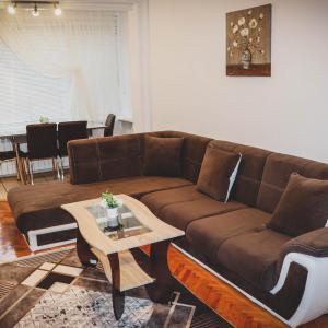 3 ROOMS, LOFT APARTMENT, Located RIGHT in CENTER!!!