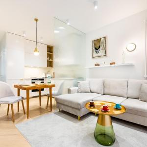 EKO PARK Abdank White Apartment by BookingHost