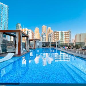 FAM Living - Marina Marvel - Studio Apartment with Breathtaking Views in Studio One Tower