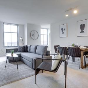 Fantastic 2 BR Condo At Pentagon City