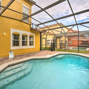 Kissimmee Resort Townhome with Pool, 7 Mi to Disney!