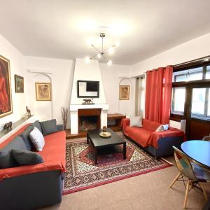 Classic 2 Bedroom Apartment Next to Metro - Marousi