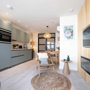 Modern two bedroom apartment close to the beach