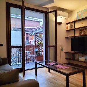 Big Bright Flat in Milano close to Loreto square