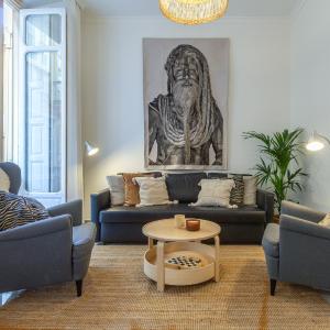Puerta de Larios: Central three-bedroom apartment with balconies and patio