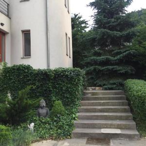 Maharaja Buda Villa Apartment - Private Parking and Garden