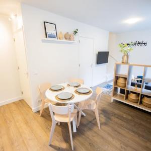 Delightful 2 Bedroom Apartment - SD23L
