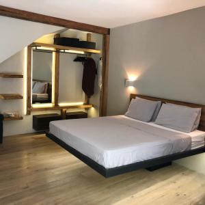 Super Design Appartamento Napoli Centro con Sky wifi veloce e Netflix