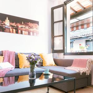 Apartamento con encanto en patio sevillano (203)
