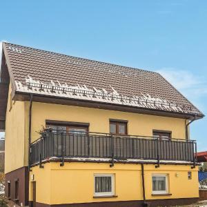 4 Bedroom Awesome Apartment In Moryn