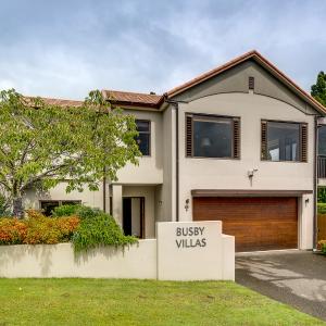 Busby Hill Villa - Havelock North Holiday Home