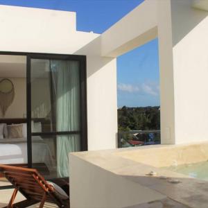 The Waves 307 classy PH with private pool