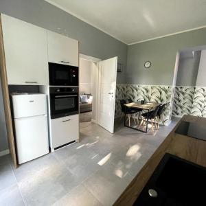Big Apart next to Galeria Dominikańska - 4 Rooms
