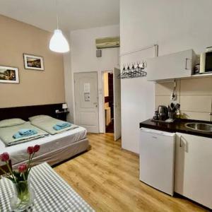 A13 Parliament Sunflower Cozy Apartment