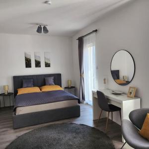 Alice Central Apartment