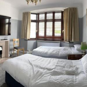 Amazing and Romantic O2 Arena 4 Bedrooms House free parking