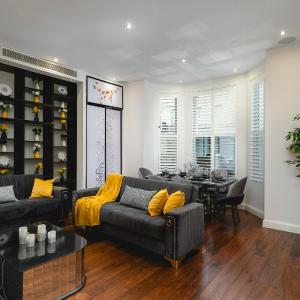 დLUXURY & Spacious Duplex in the Heart of Chelseaდ