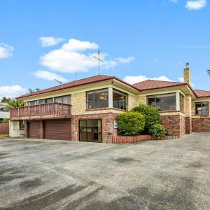 Auckland Howick Sea View House