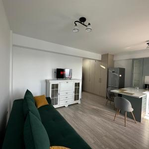 Renting Solutions Q