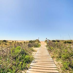 Oak Island Home w/ Fenced Yard, Walk to Long Beach