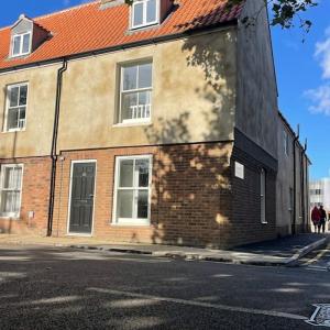 Willow House by Shortstays4U 2bedroom Townhouse with free parking in town centre!