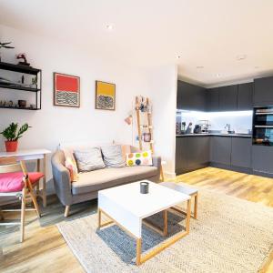 Modern, Light-Filled Studio in Trendy North London