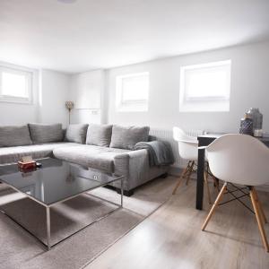 80qm - 4 rooms - private parking - Keller-Basement - MalliBase Apartments