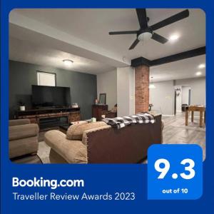 **Stylish Pet Friendly 3 Bedroom House**
