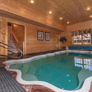 Grace Manor, Private Pool, FREE Attraction tickets for each paid day, Hot Tub, Wifi, Pool Table!!!