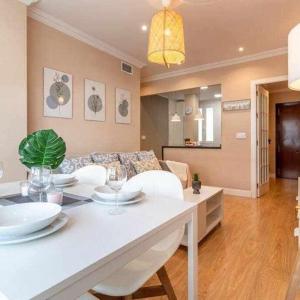 Apartamento 3 en Estadio del Sevilla, 8 plazas y m