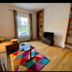 Fab location 2 bedroom garden flat camden