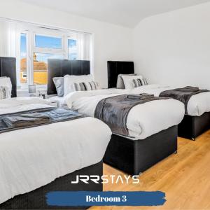 Bordesley - 3 Bedroom, Sleeps 7, Wi-Fi , Parking - JRR Stays