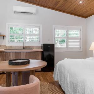 Sunset Bungalow 101